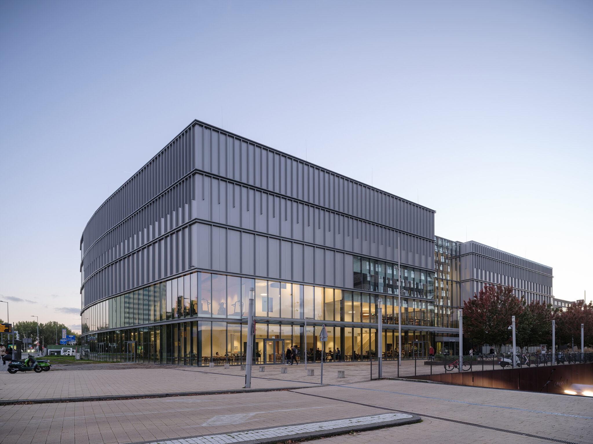 Sports Building Erasmus University Rotterdam - VenhoevenCS architecture