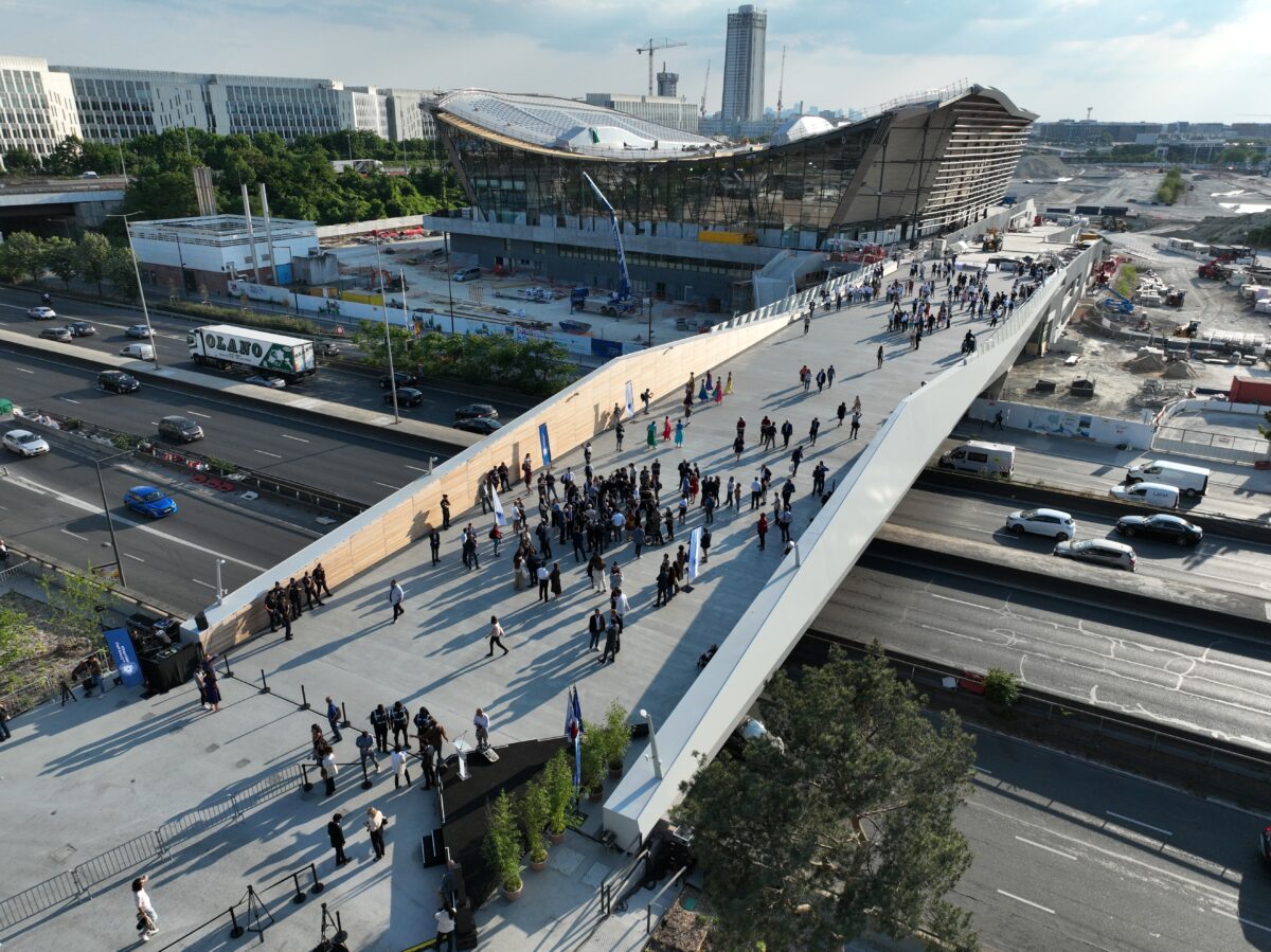 Pedestrian Overpass Paris 2024 VenhoevenCS architecture+urbanism